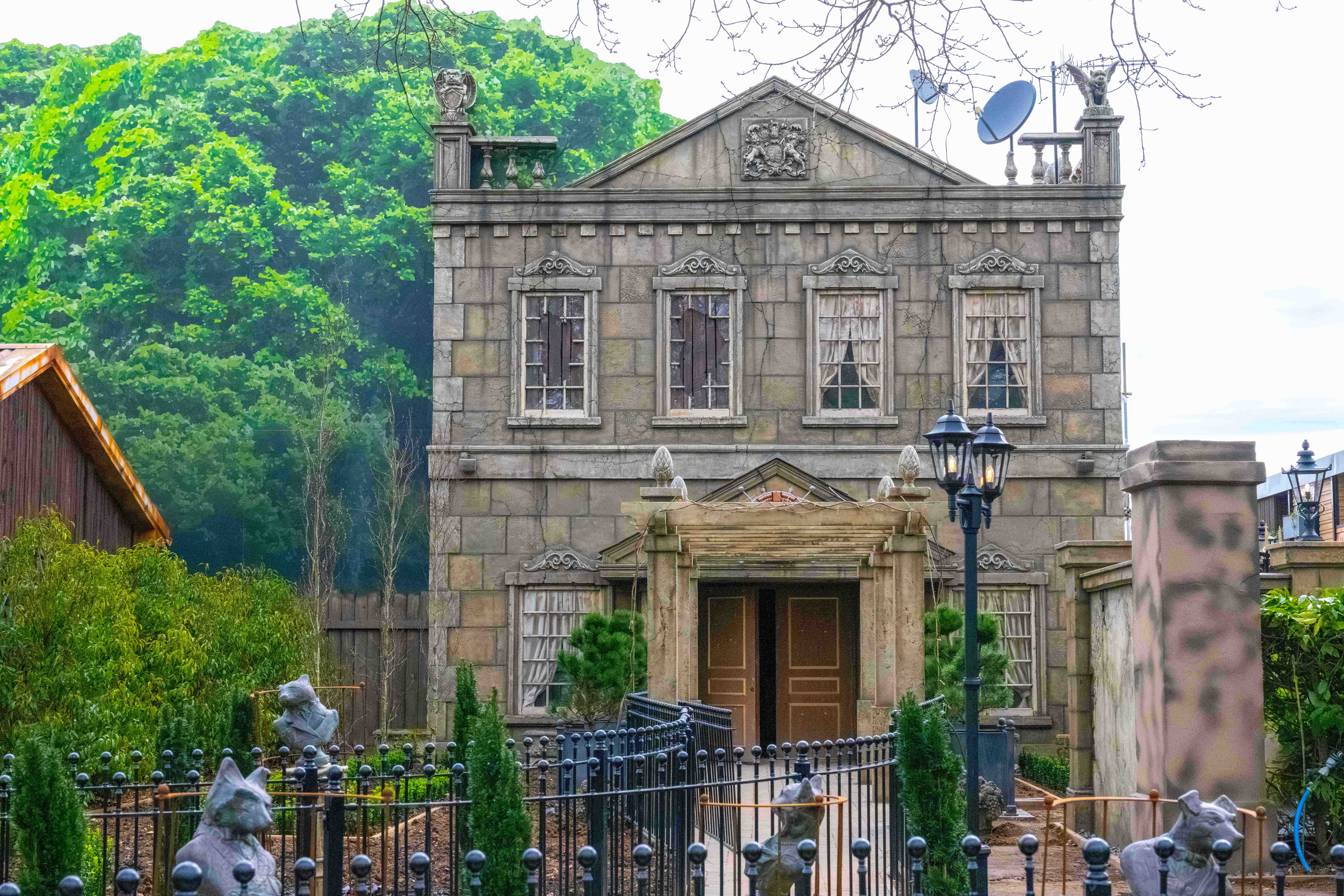 Entrance to Ghostly Manor
